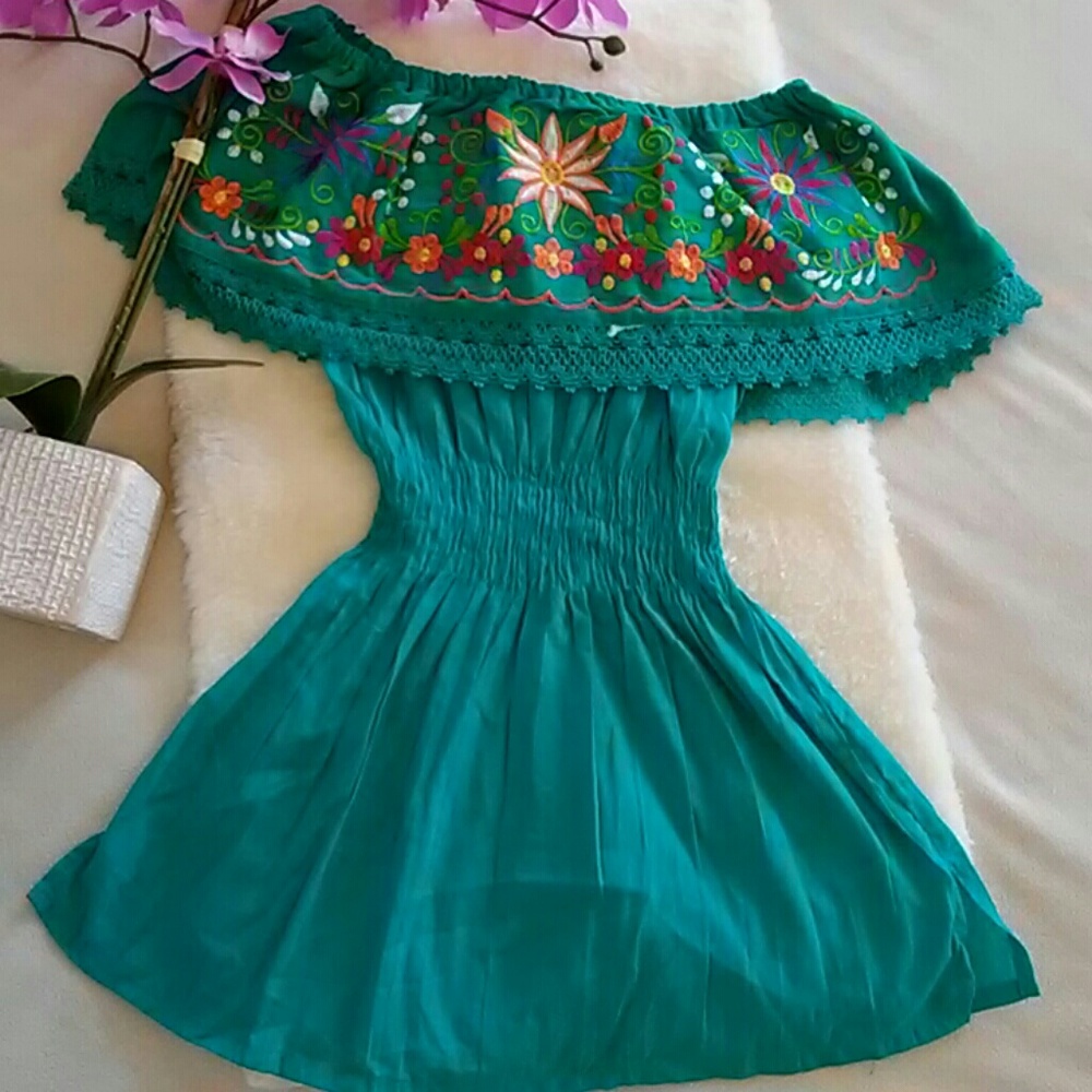 Beautiful mexican traditional top.